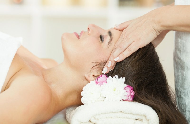 Massage de la tête au jojoba