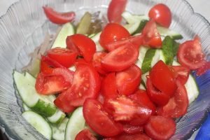 Salade au foie et aux légumes