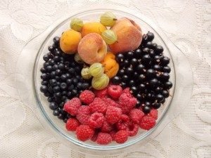 Tarte aux quatre fruits et aux fruits rouges
