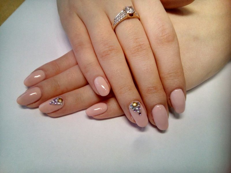 Manucure ongles strass