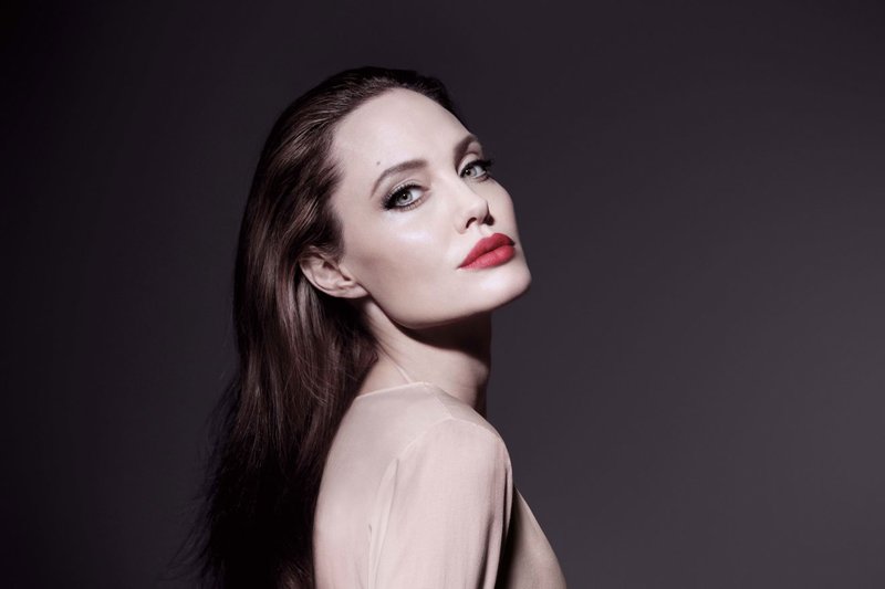Machiajul de seară al Angelinei Jolie