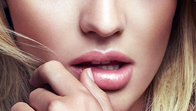 Utilisation d'un surligneur pour l'augmentation des lèvres