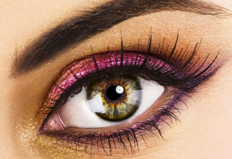 Make-up galben violet pentru ochii verzi