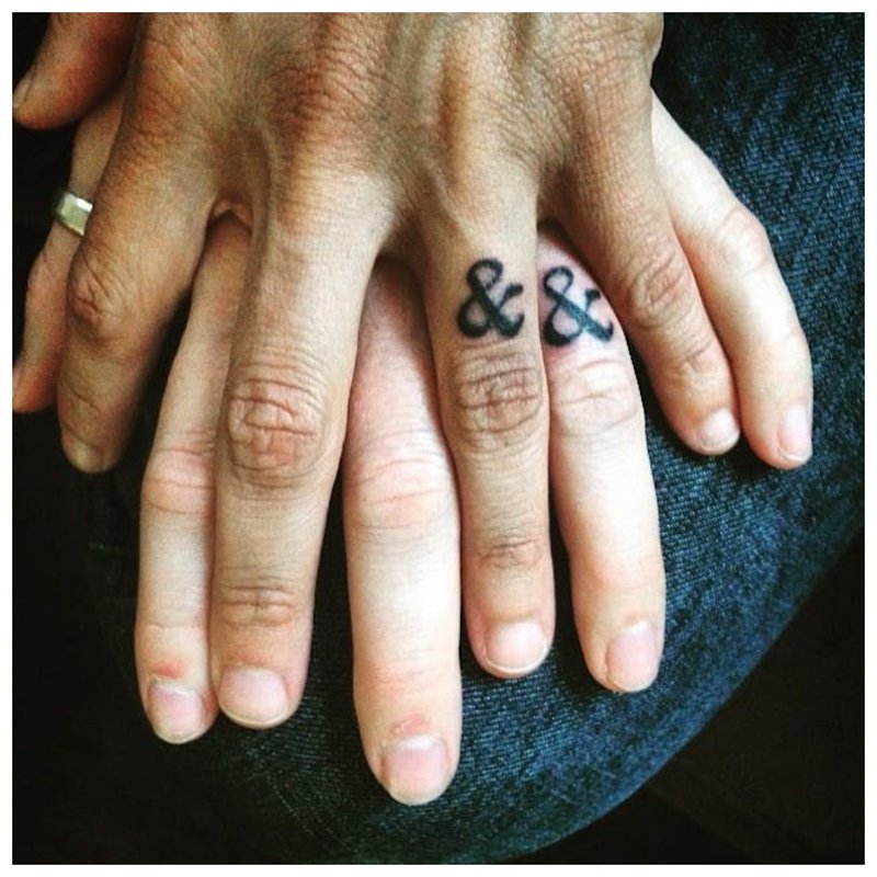 Finger tatovering for elskere