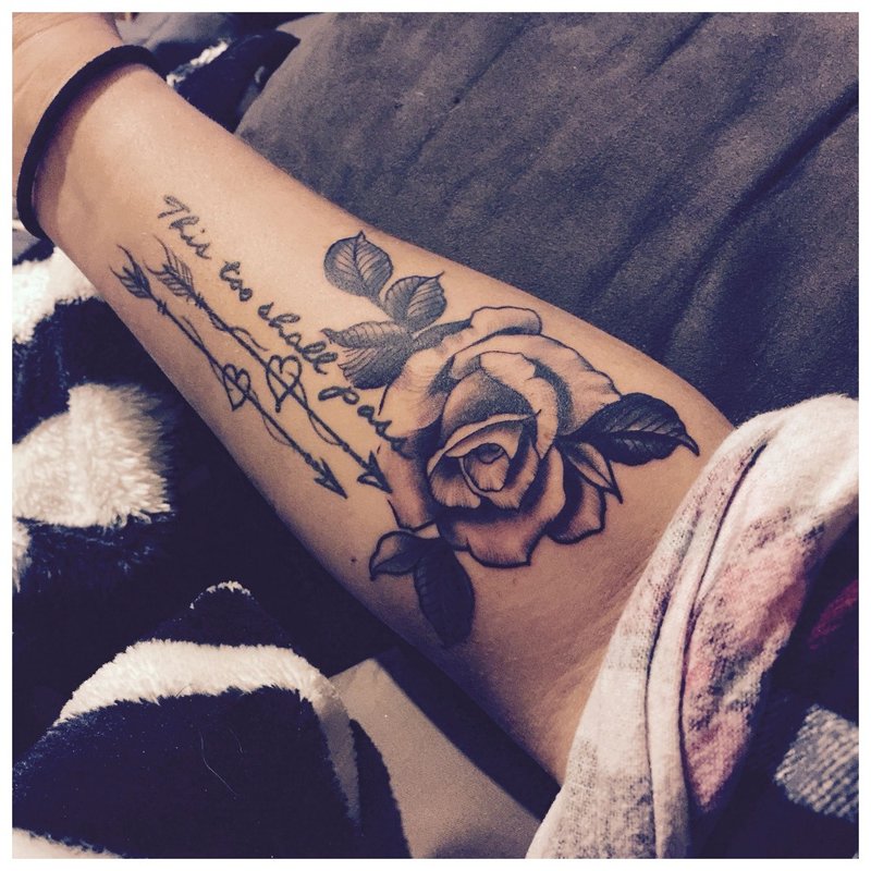 Kvinne full arm tatovering