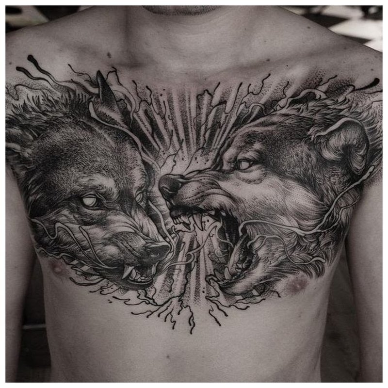 2 loups - tatouage sur la poitrine