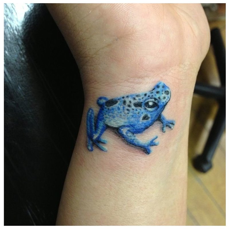 Frog 3D - tetování na zápěstí