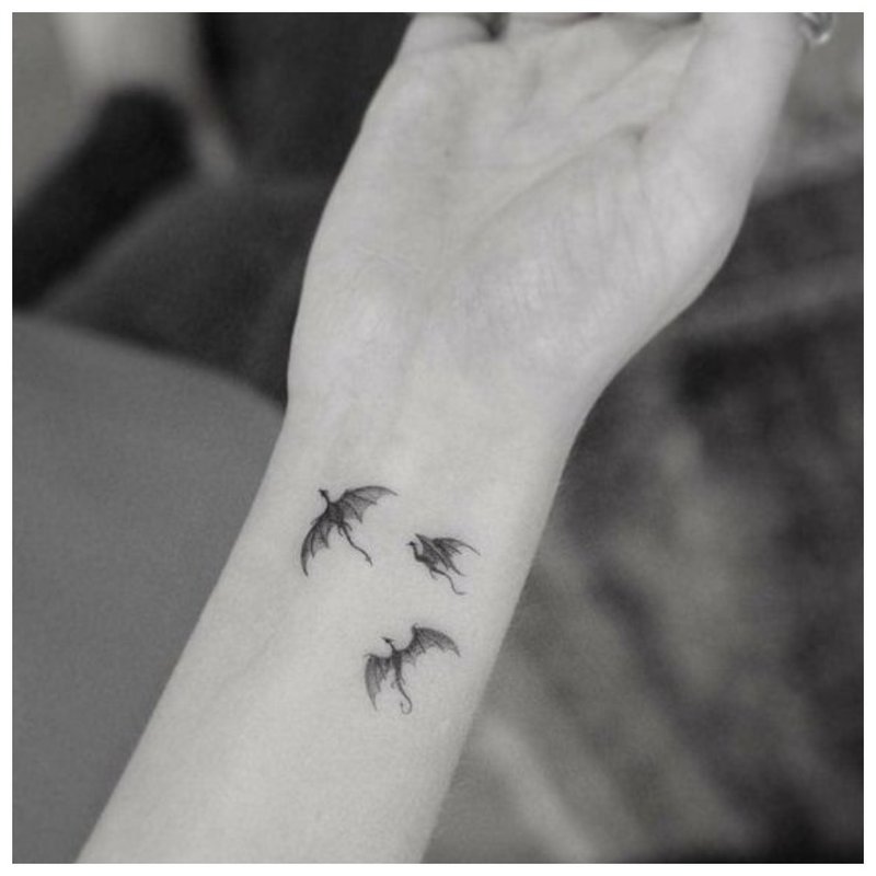 Ptáci - zápěstí tetování