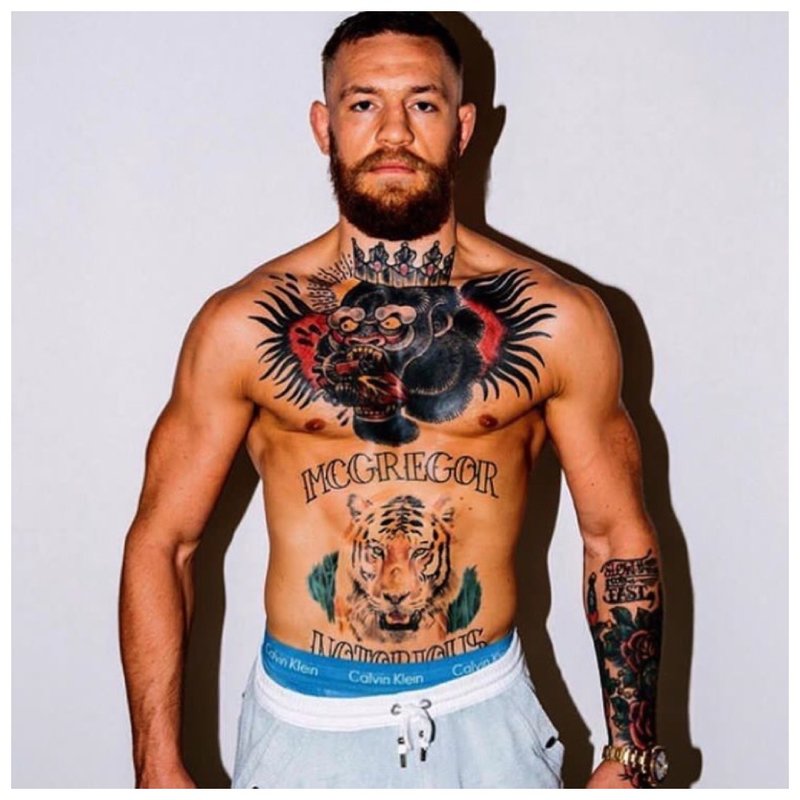 Conor McGregor - tatuaj în piept