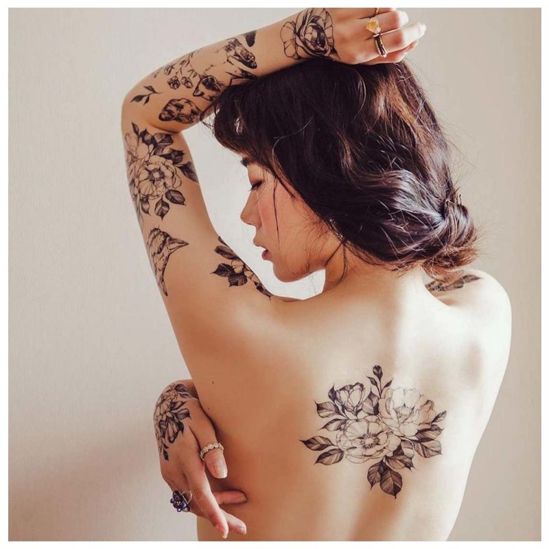 Ulike tatoveringer i minimalistisk teknikk